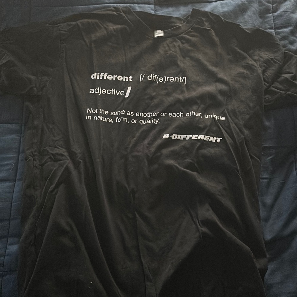Bought this shirt a while ago. Doesn’t fit anymore. Shirt size large.